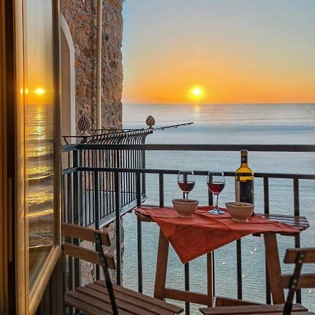 Tramonto Sul Mare Apartment Чефалу Екстериор снимка