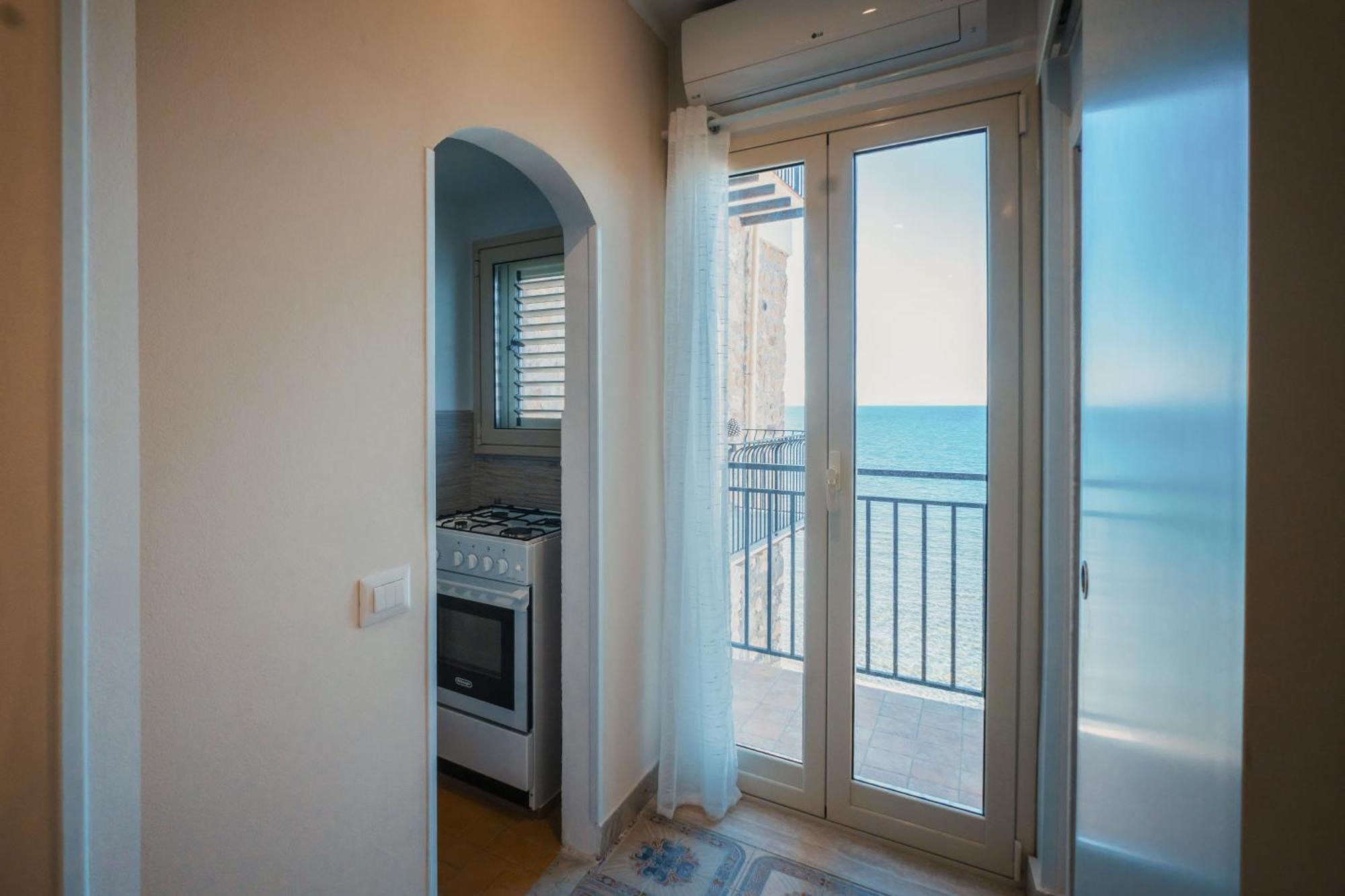 Tramonto Sul Mare Apartment Чефалу Екстериор снимка